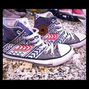 Size 6 Converse Women’s